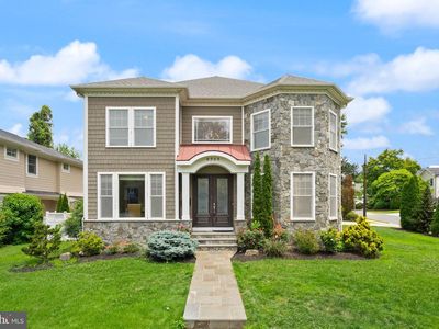 8701 Bradmoor Dr