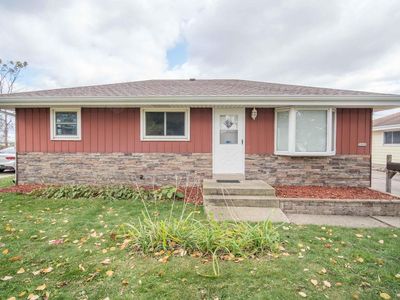 5008 North 104th STREET