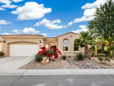 81055 Avenida Pamplona