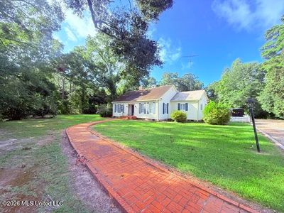 408 Broad St
