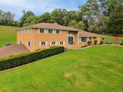 299 Drews Ln