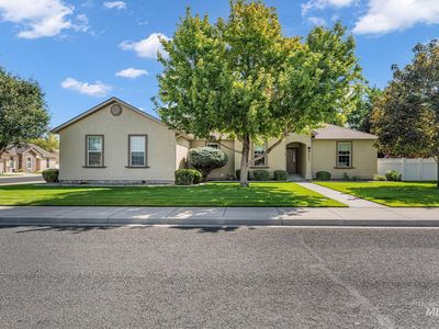 2002 Park View Dr
