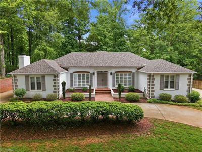 702 Westminster Dr