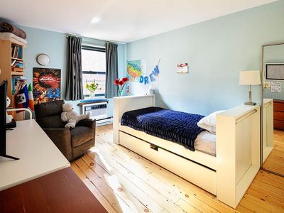 129 Barrow St APT 3A