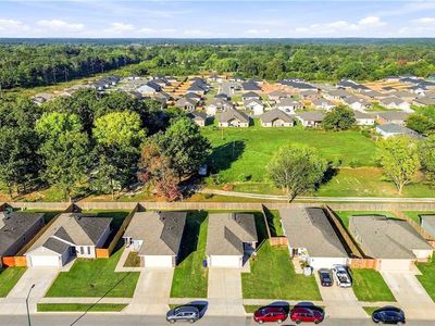 3512 N Hariet Dr