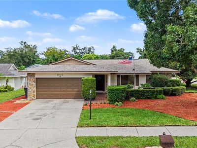 901 TARAWOOD LANE