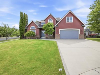 2068 Newhaven Loop