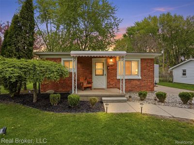 Property at 918 Columbia St, Algonac, MI