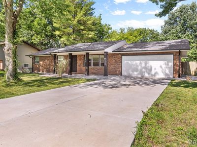 Property at 34 Belair Ct, Maryville, IL