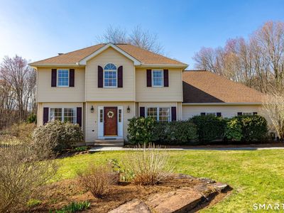 10 Eastfield Farms Drive