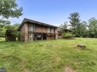 2935 Whitehall Rd