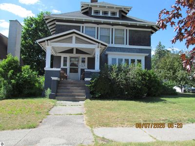 223 Howard St
