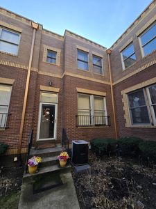 1863 W 107th St APT E