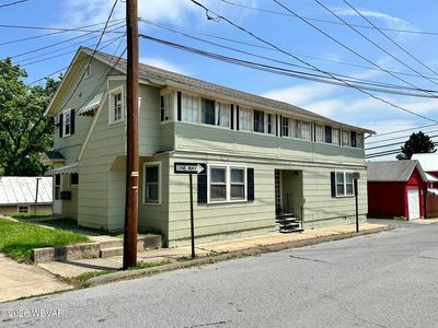 15 E High St