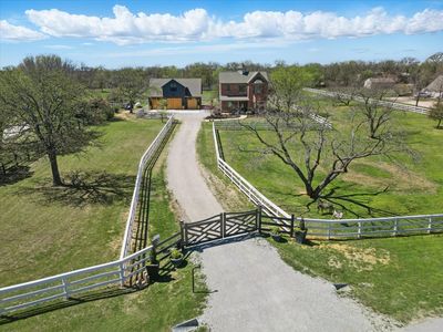 219 Whispering Trails St