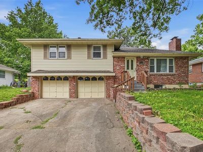 Property at 7104 N Olive St, Gladstone, MO