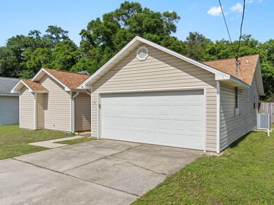 946 Emily Cir