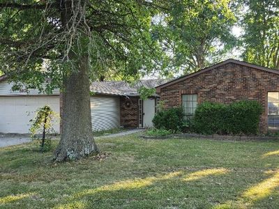 8101 N Chesley Dr