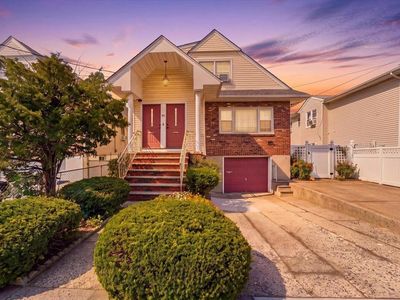 81 Country Village Rd
