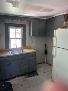 123 W Main St