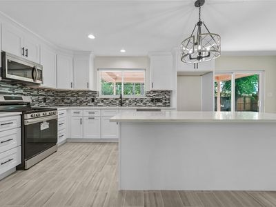 16115 Little Cypress Ln