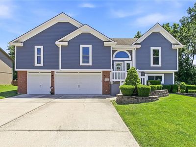 1301 NE Foxwood Dr