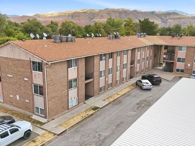 768 N Redwood Rd APT 14