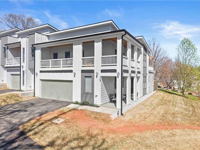 368 Forrest Ave
