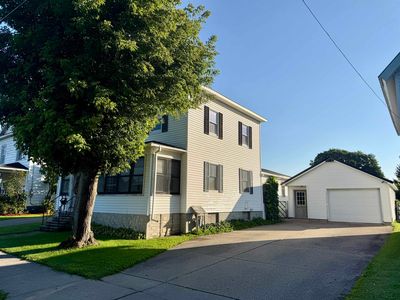 54 Beach St