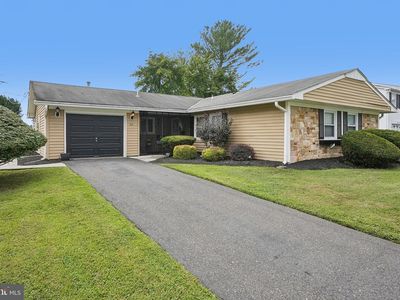 66 Triangle Ln