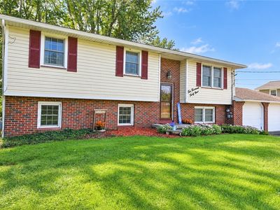 2049 N Hamlin Rd