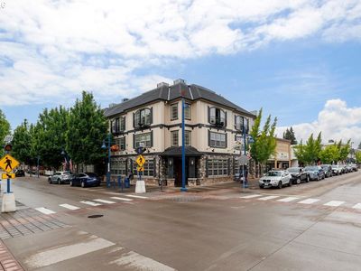 22582 SW Main St #303