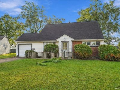 1221 La Salle Ave