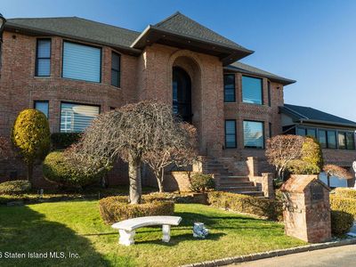 5 Nicolosi Dr