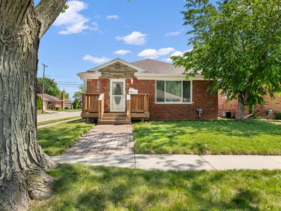 17448 Veronica Ave