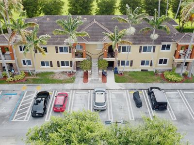 990 NE 33rd Ter Unit 102