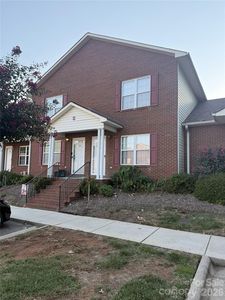 102 Brandywine Dr NE