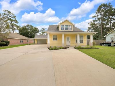 659 Chateau Woods Parkway Dr