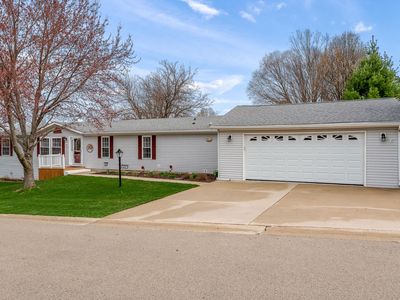 8401 Tamarack Dr