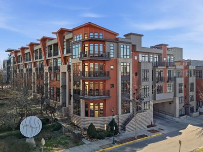 129 Walnut St Unit 214