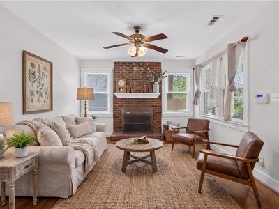 3820 Lenoir Cir