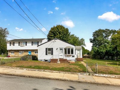 458 Buffinton St