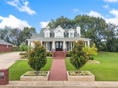 221 Hogan Dr