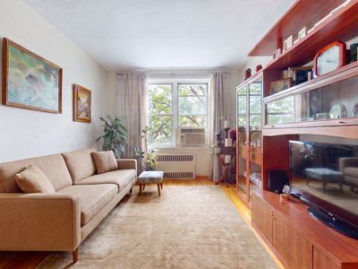 2553 E 7th St APT 2F