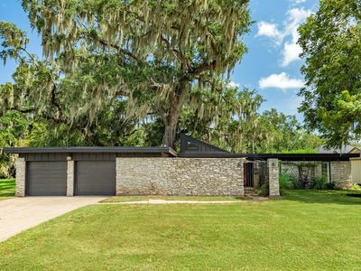 2219 Riveroaks Dr