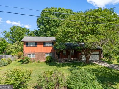 24 Leisure Dr NW