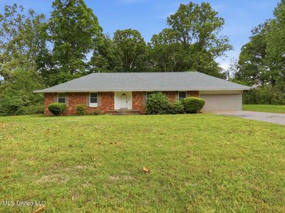 126 Colonial Dr