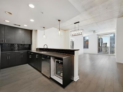 360 Nueces St APT 1809