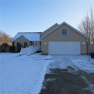 Property at 539 Fieldstone Dr, Amherst, OH