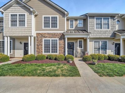 100 Sprouse Ln